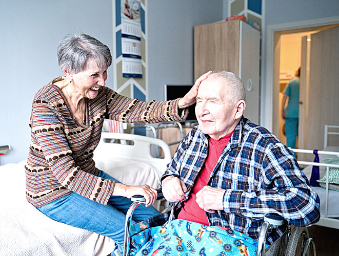 Услуги сиделки для больного паркинсоном